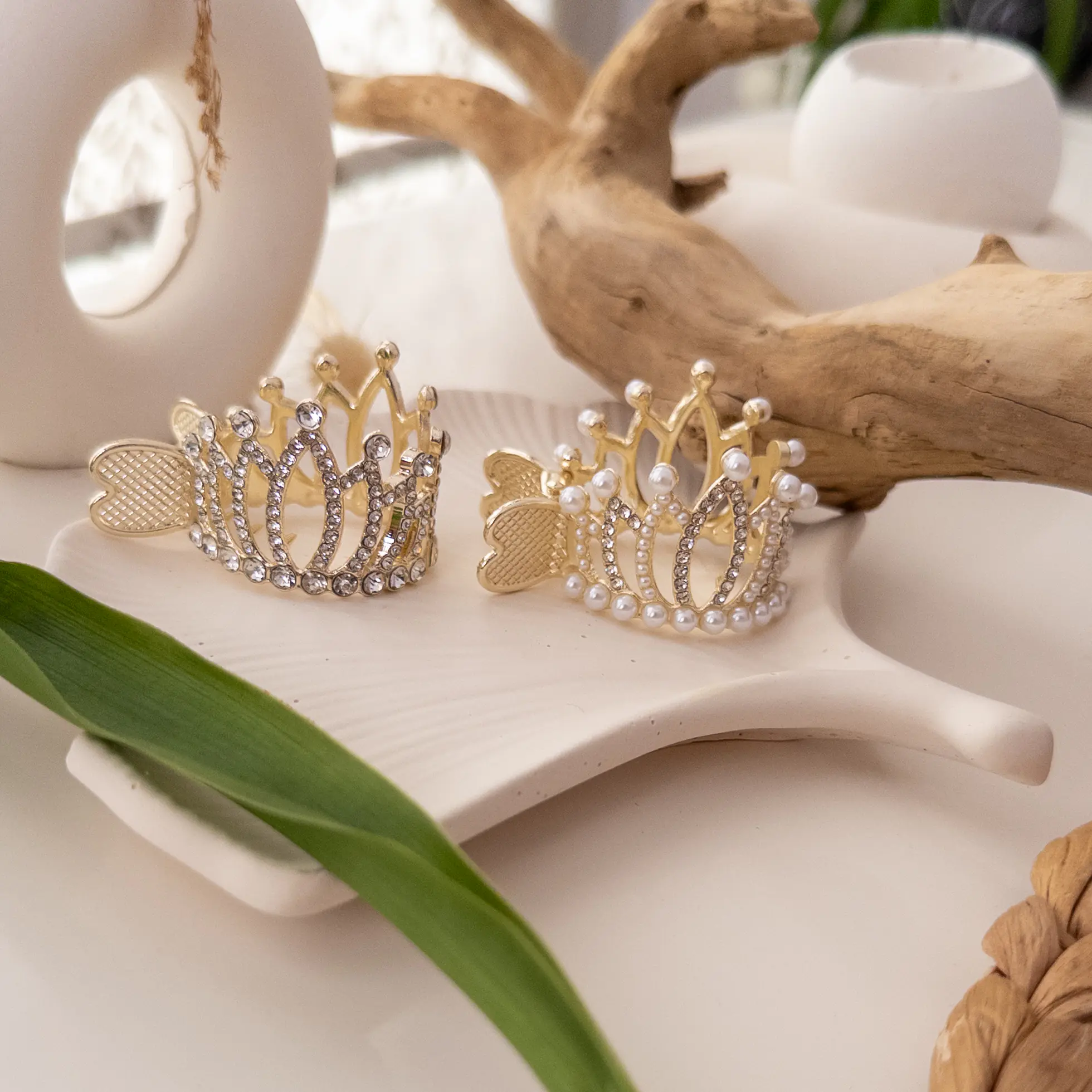 Taş Detaylı At Kuyruğu Mandal Toka