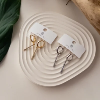 İthal Zirkon Taşlı Çubuk Sallantılı Minimal Küpe