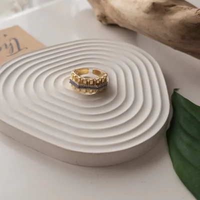 Alttan Ayarlanabilir Çift Renk Gold Plakalı Zirkon Taş İşlemeli Enli Yüzük