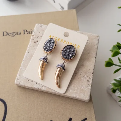 Siyah Taş Gold Ve Gümüş Detaylı Diş Sallantılı Tasarım Küpe