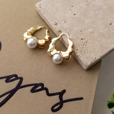 Top İncili Gold Plakalı Tasarım Küpe