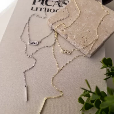 Yuvarlak Zirkon Taş Detaylı Dikdörtgen Plaka Üçlü İkili Kombin Tasarım Y Kolye