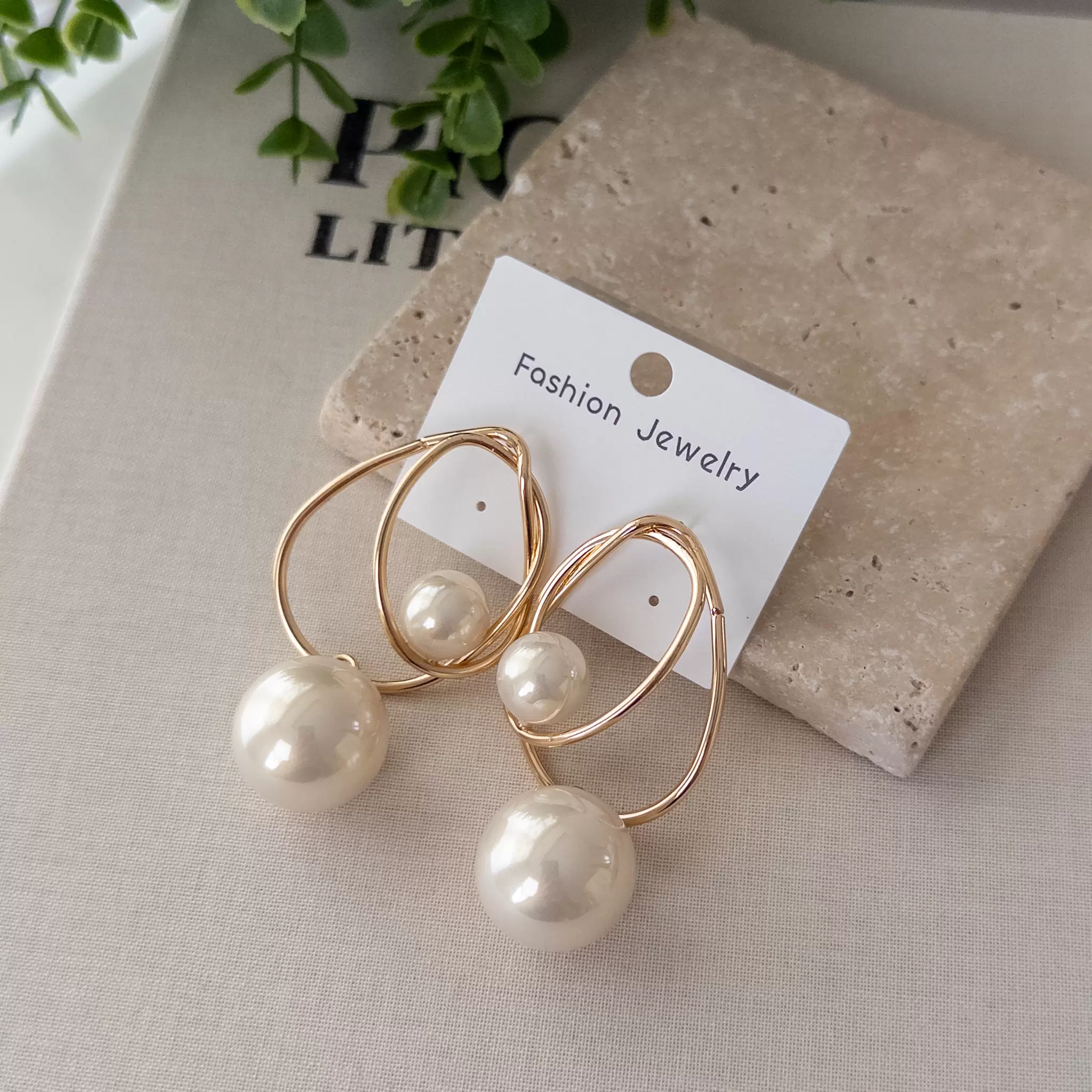 Büyük Top İnci Sallantılı Tasarım Büyük Küpe