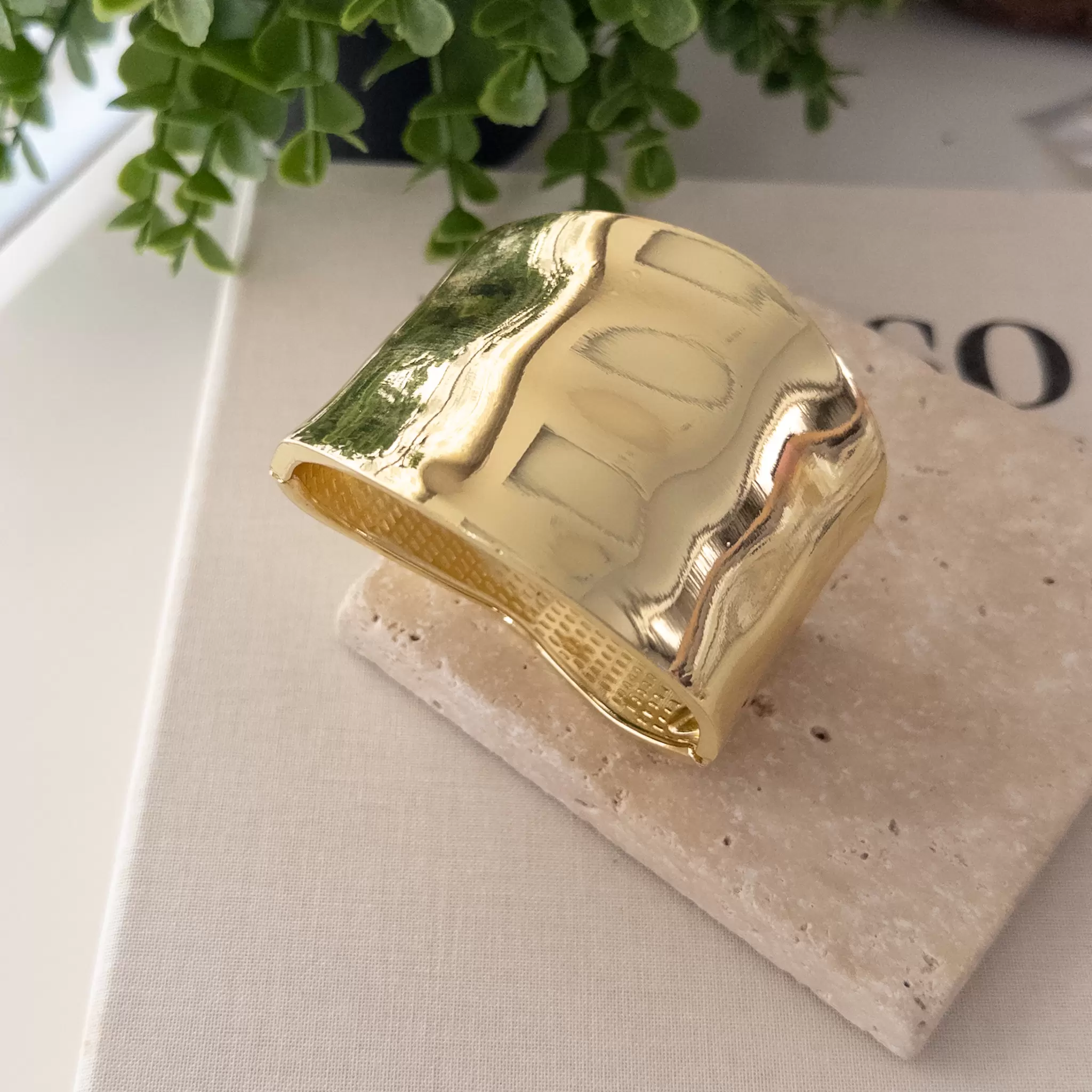 Eğimli Plaka Büyük Kelepçe Bileklik