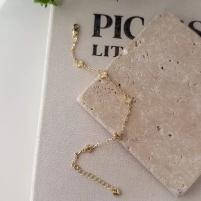 Gold Renk Minimal Yoncalı Zarif İnce Zincir Bileklik