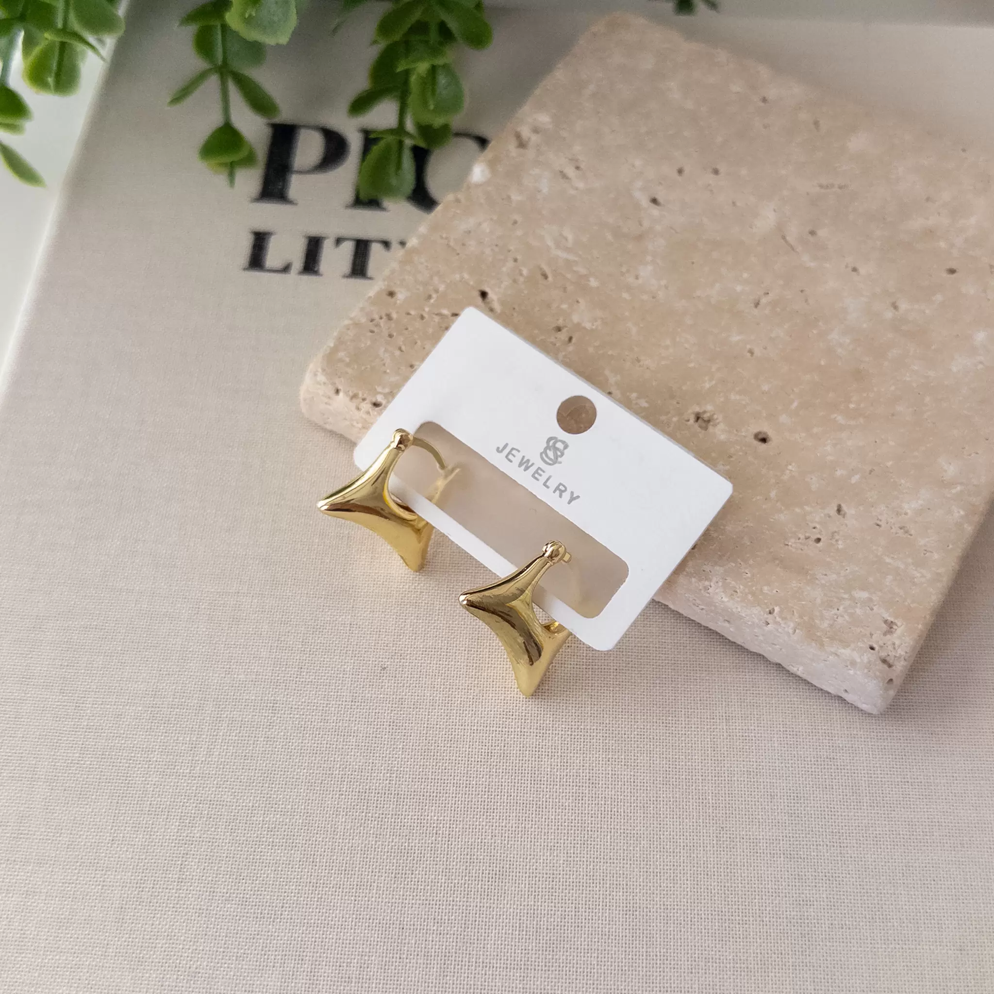 Gold Renk Plaka Tasarım Küpe