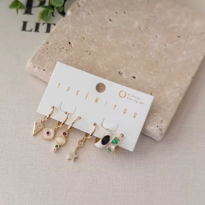 Mineli Sedefli Zirkon Taş İşlemeli Renkli Altılı Kombin Set Küpe