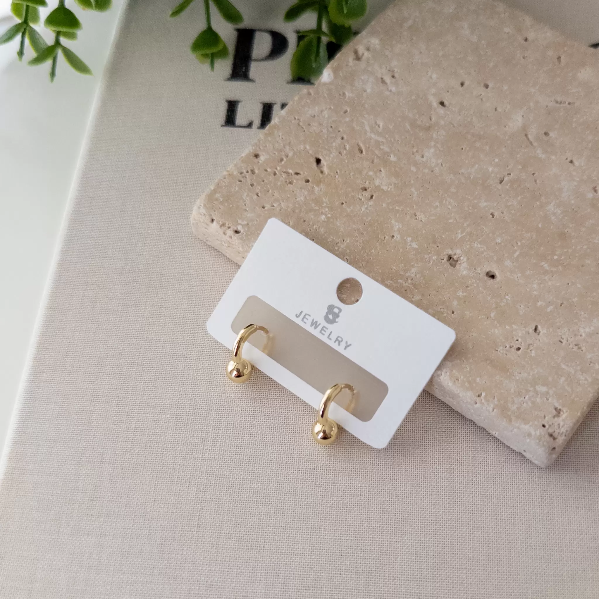 Minimal Top Plaka Halka Küpe