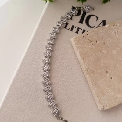 Özel Seri Zirkon Dikdörtgen Taşlı Montürlü Büyük Bileklik