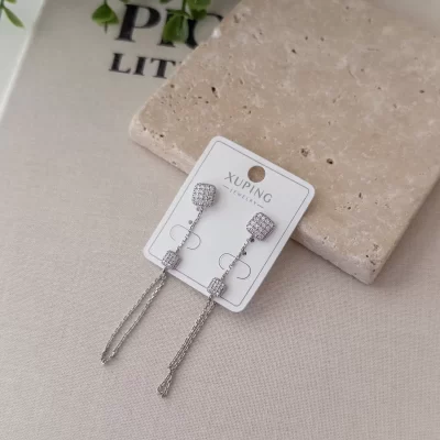 Xp Özel Seri Gümüş Renk Zirkon Taş İşlemeli Uzun Zincir Sallantılı Tasarım Küpe