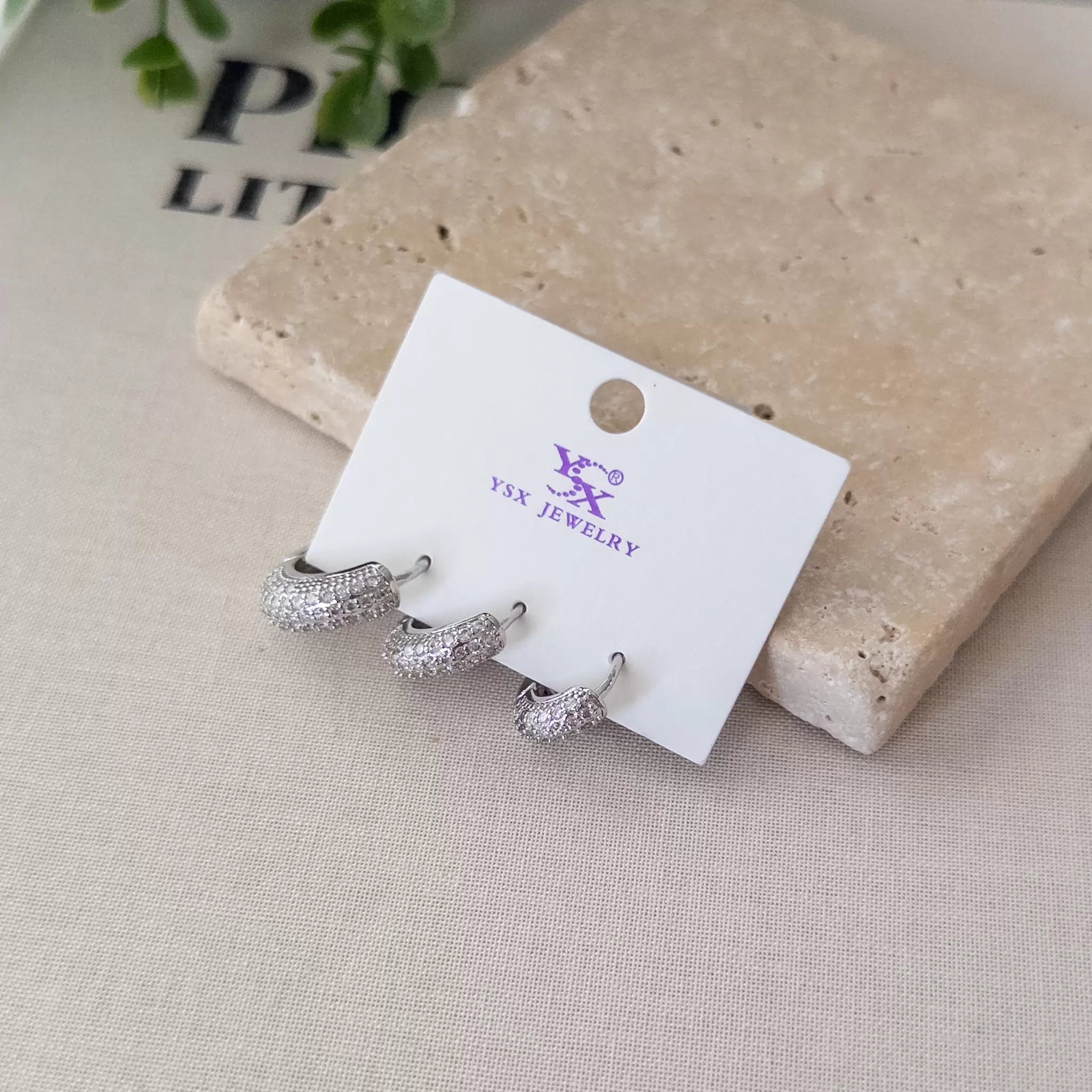 Zirkon Taş İşlemeli Tombul Halka Üçlü Kombin Set Küpe