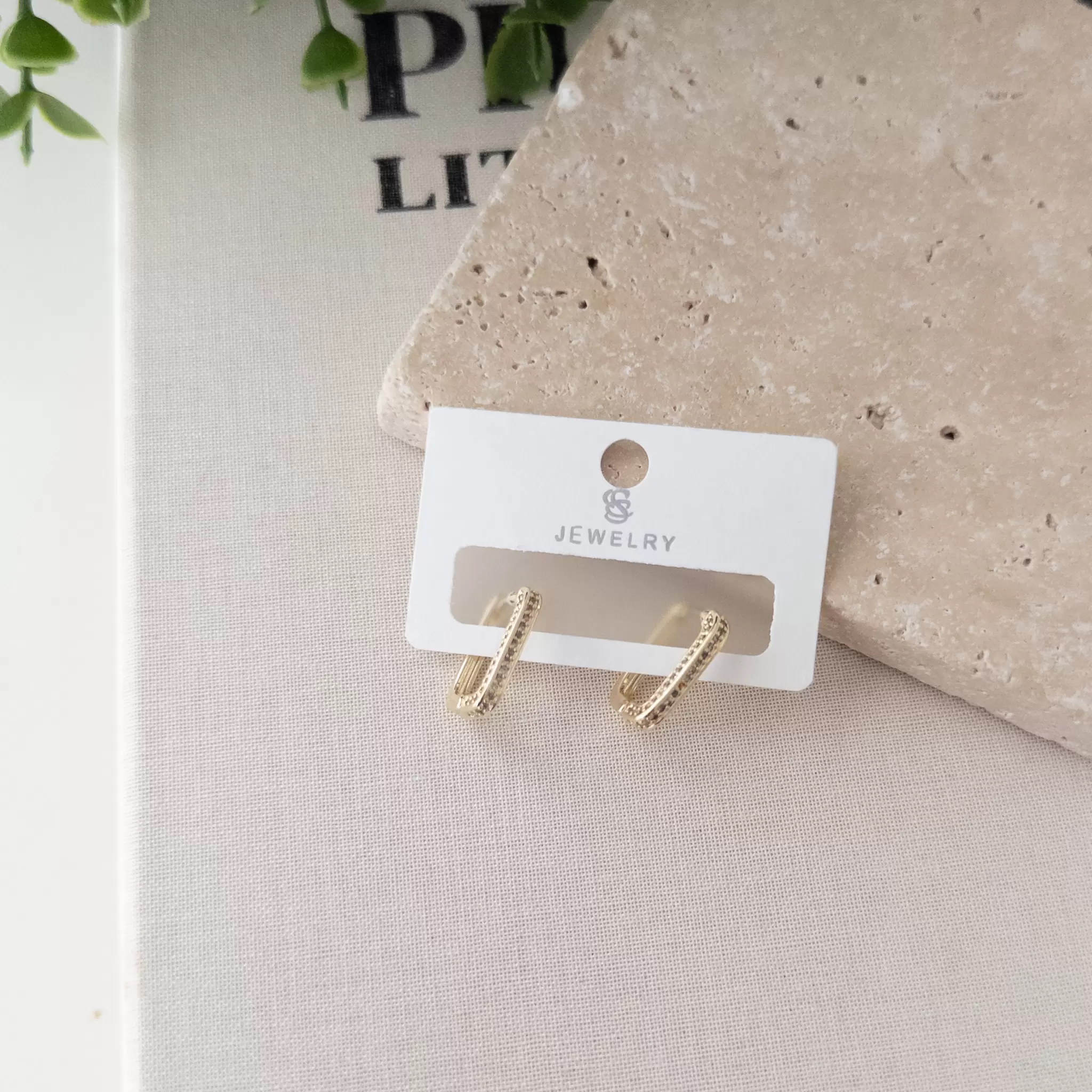 Zirkon Taşlı Küçük Boy Dikdörtgen Küpe