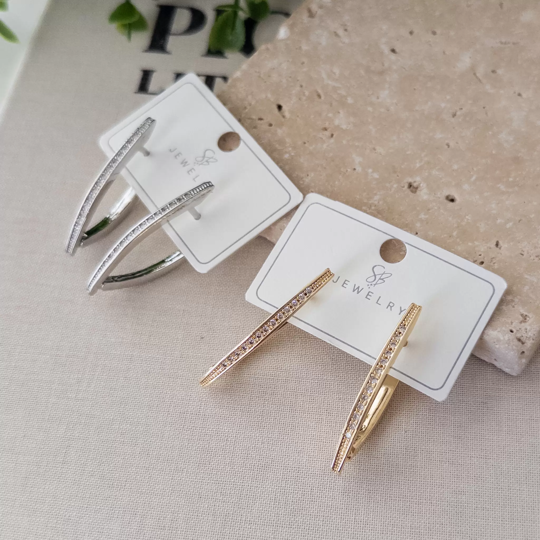 Zirkon Taşlı Uzun Büyük Boy Tasarım Küpe