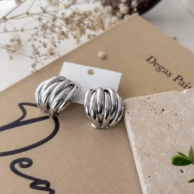 Büyük Boy Gümüş Renk Plaka Çoklu Duran Tasarım Küpe