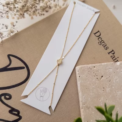 Lazer Kesim Yonca Figürlü Zarif Zincirli Şahmeran