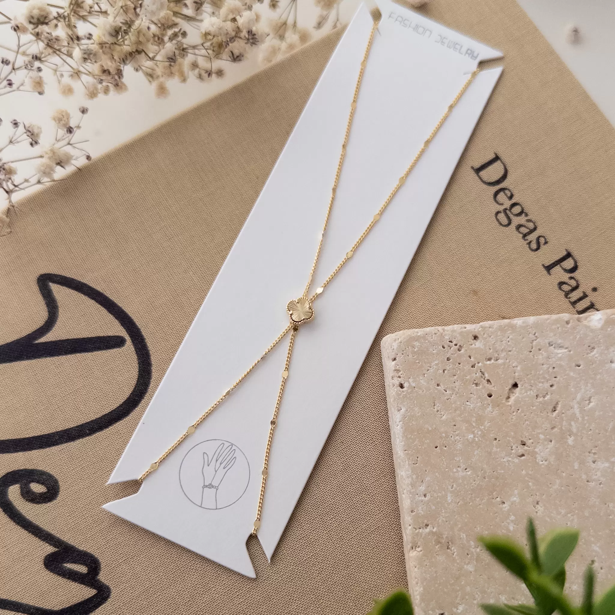 Lazer Kesim Yonca Figürlü Zarif Zincirli Şahmeran