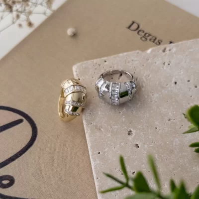 Zirkon Baget Taş İşlemeli Alttan Ayarlanabilir Büyük Plaka Bombe Yüzük