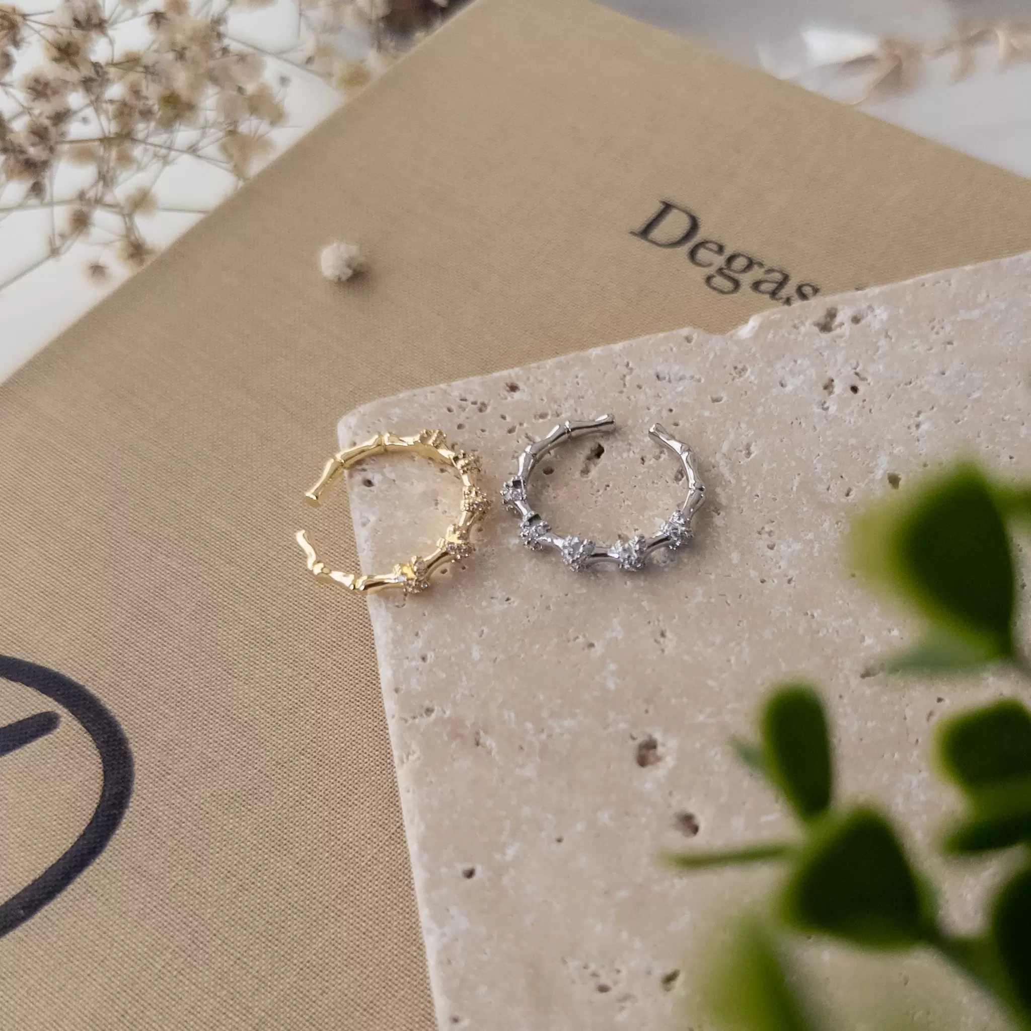 Zirkon Taş İşlemeli Altı Açık Ayarlanabilir Tasarım Zarif Yüzük