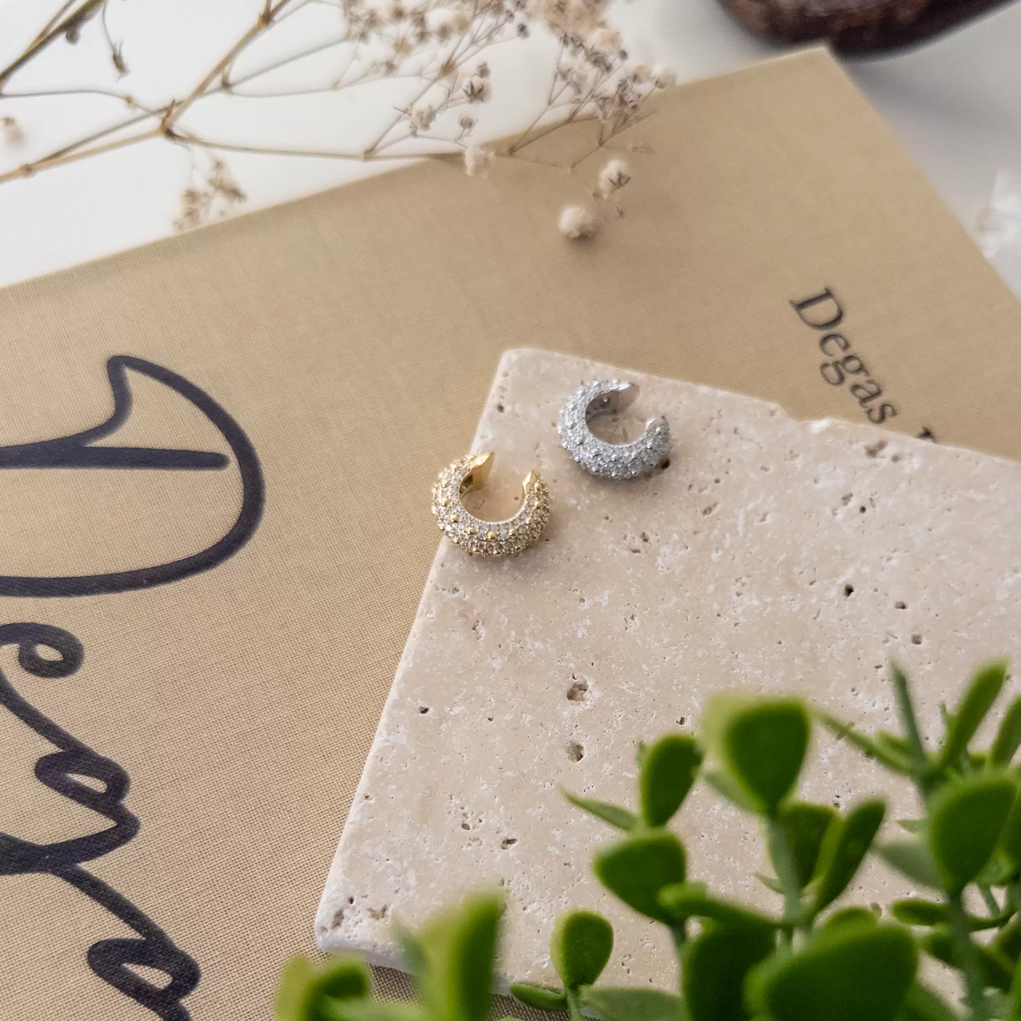 Zirkon Taş İşlemeli İri Boy Halka Earcuff Küpe