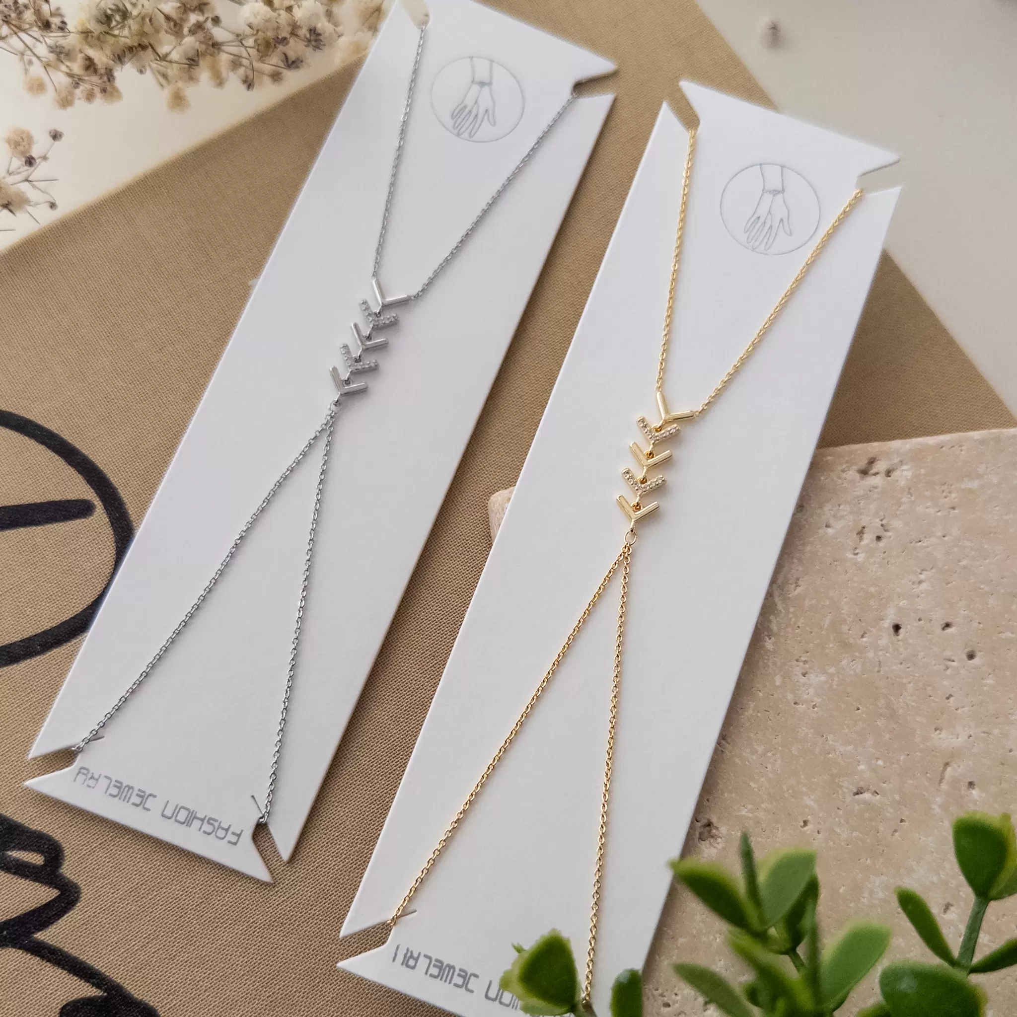 Zirkon Taşlı Ok Figürlü Zarif Şahmeran