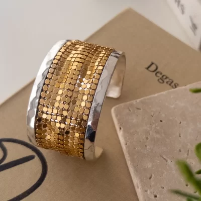 Kenarları Gümüş Ezme Plakalı Ortası Gold Rose Ezme Plakalı Büyük Tasarım Kelepçe Bileklik