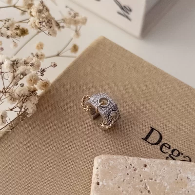 Gold Halka Detaylı Zirkon Taşlı Gümüş Renk Tasarım Earcuff Küpe