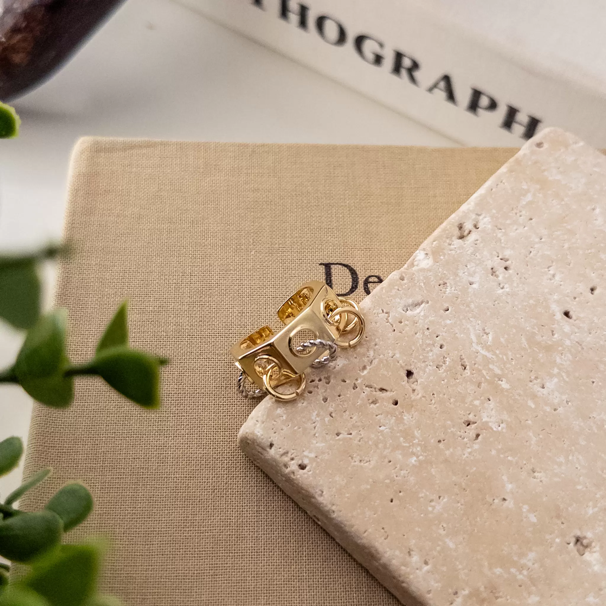 Çift Renk Halka Sallantılı Alttan Ayarlanabilir Tasarım Plaka Yüzük