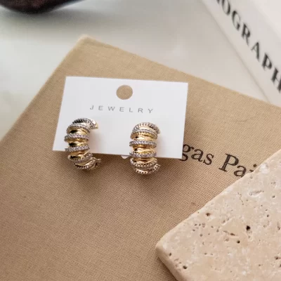 Çift Renk Zirkon Taş İşlemeli Yarım Halka Tombul Küpe