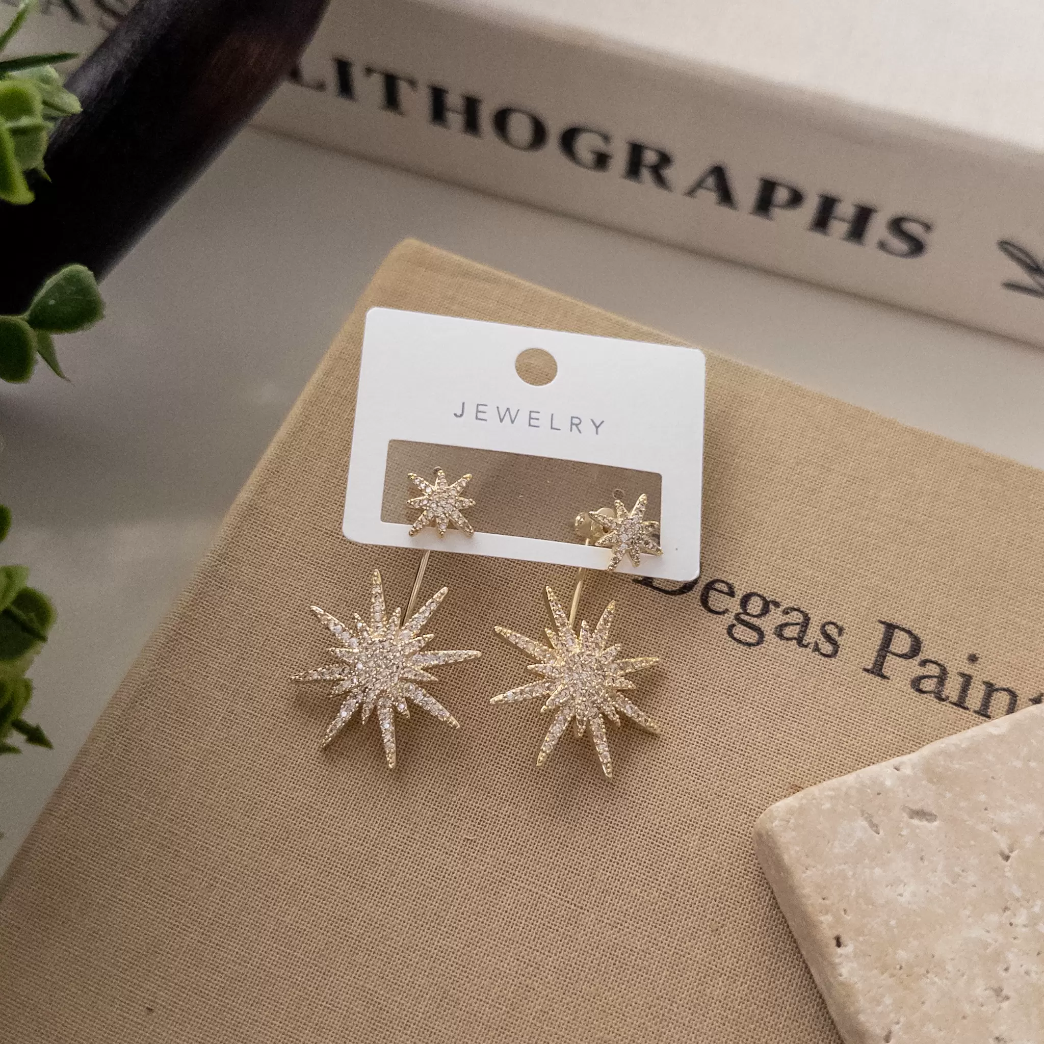 Full Zirkon Taş İşlemeli Büyük Kutup Yıldızı Figürlü Tasarım Tarz Hayalet Küpe