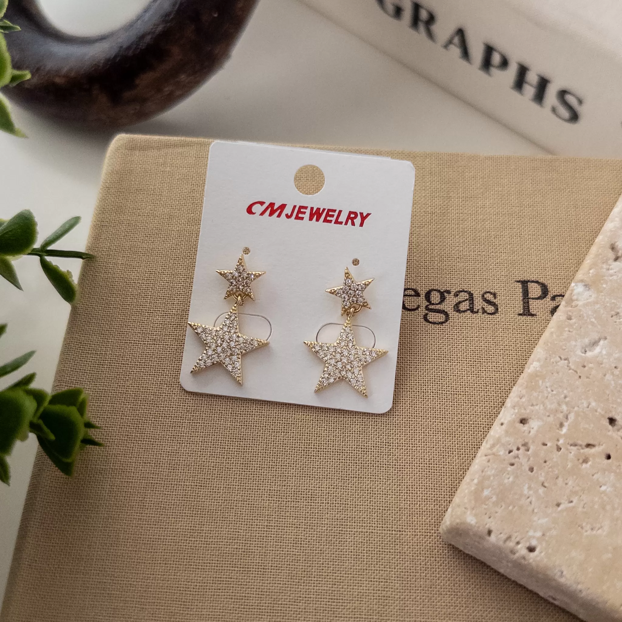 Full Zirkon Taşlı Yıldız Sallantılı Tarz Küpe