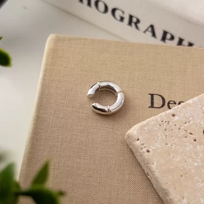 Gold Plaka Detaylı Gümüş Renk Halka Earcuff Küpe