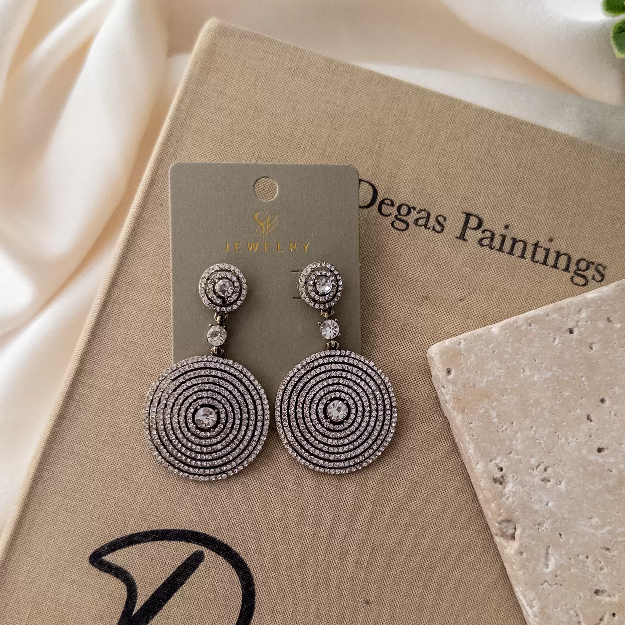 Gömme Zirkon Taşlı Eskitme Tasarım Sallantılı Küpe