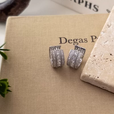 Gümüş Renk Zirkon Taşlı Enli Küçük Halka Küpe