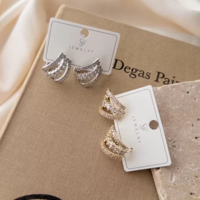 Halka Kapamalı Zirkon Taşlı Tek Delikte Üçlü Duran Tasarım Küpe