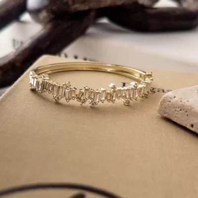 Kesik Zirkon Taş Gold Renk Kelepçe Tasarım Bileklik