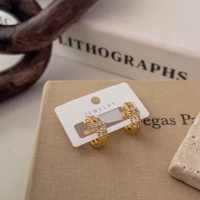 Ortası Zirkon Taş İşlemeli Küçük Halka Küpe