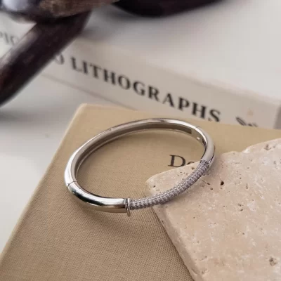 Ortası Zirkon Taşlı Gümüş Renk Tasarım Kelepçe Bileklik