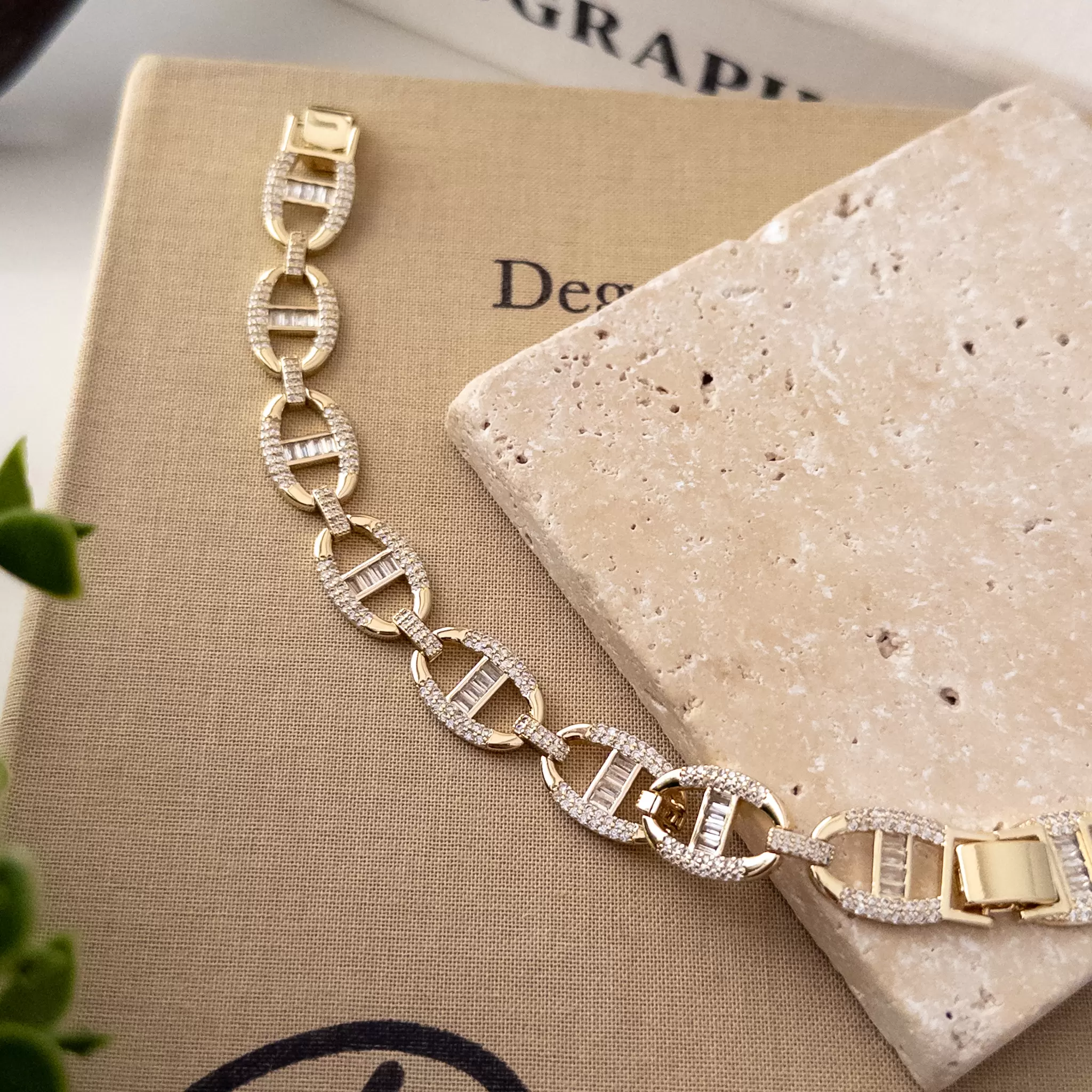 Özel Seri Kuyumcu İşçilikli Zirkon Baget Taş Detaylı Tasarım Bileklik