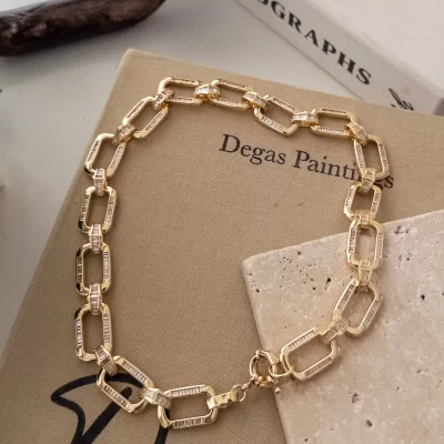 Özel Seri Zirkon Baget Taş İşlemeli Dikdörtgen Zincir Kolye