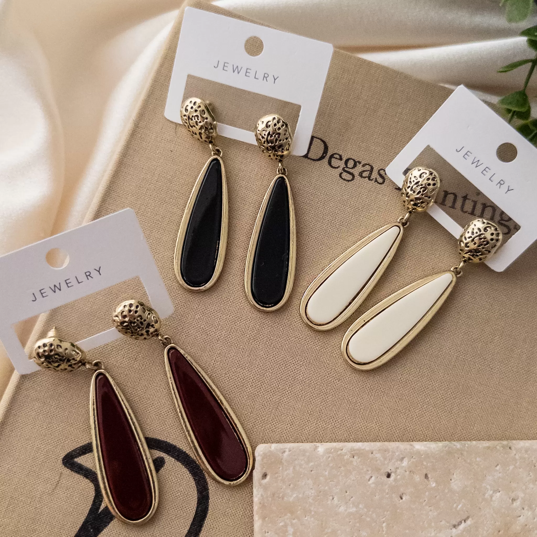 Renkli Uzun Büyük Sallantılı Otantik Küpe