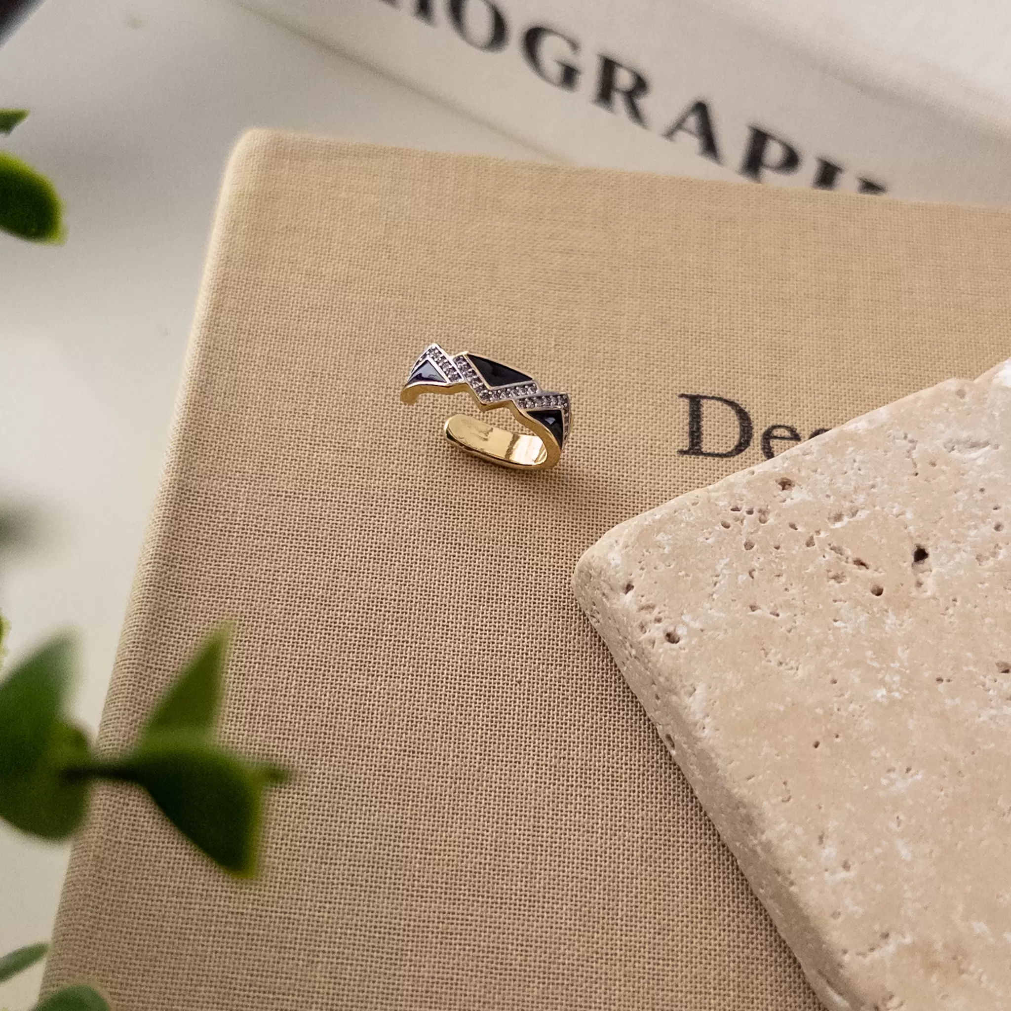 Siyah Mineli Zirkon Taşlı Tasarım Earcuff Küpe