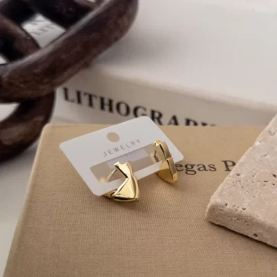 Tasarım Üçgen Plaka Küpe