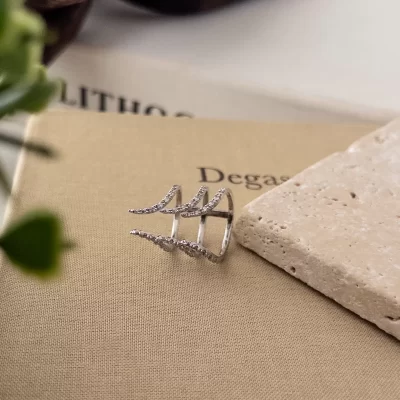 Üstten Ayarlamalı Üçlü Tasarım Zirkon Taşlı Yüzük