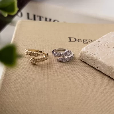 Üstten Ayarlamalı Zirkon Taşlı Zarif Yılan Yüzük