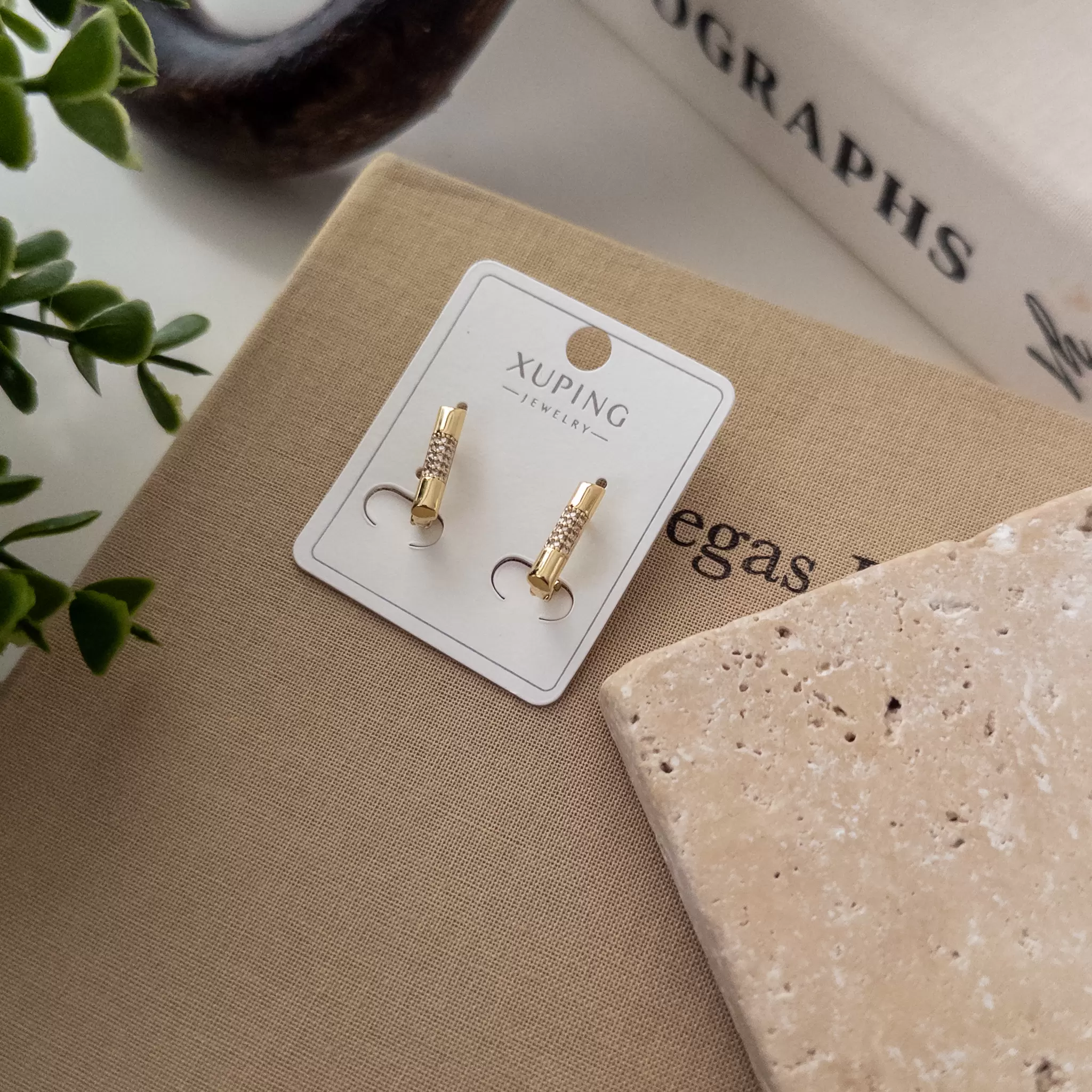 Xp Ortası Zirkon Taşlı Silindir Plaka Minimal Küpe