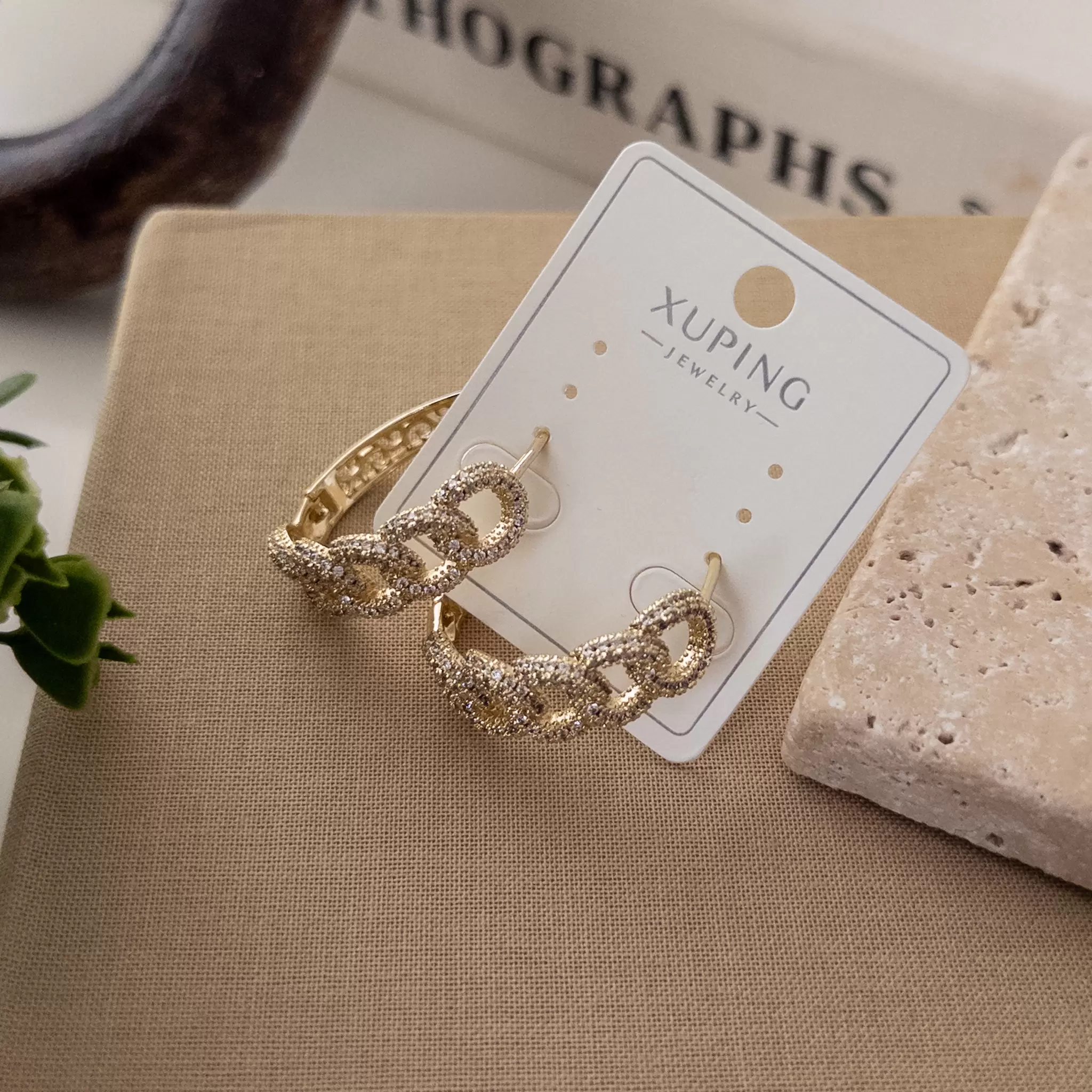 Xp Özel Seri Zirkon Taş İşlemeli Zincir Orta Boy Halka Küpe