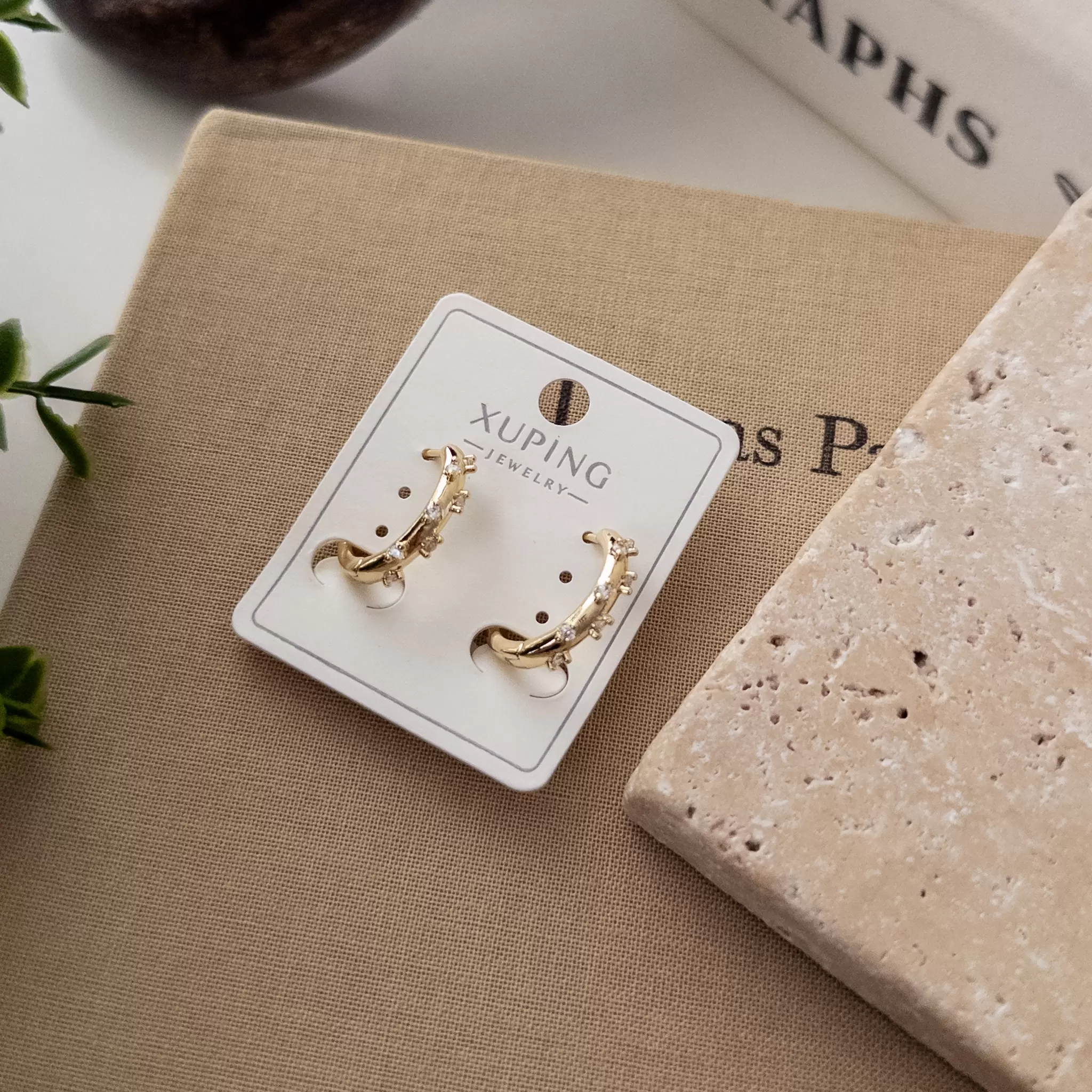 Xp Zirkon Taş Çıkıntılı Tarz Halka Küpe