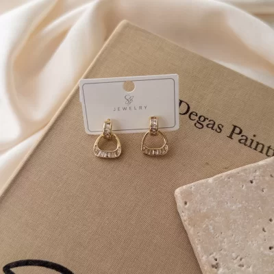 Zirkon Baget Taşlı Zarif Tasarım Küpe