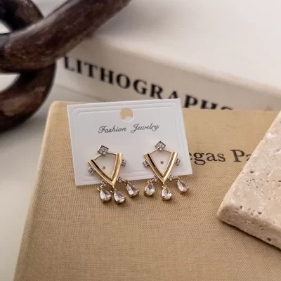 Zirkon Damla Taş Sallantılı Çift Renk Tarz Küpe