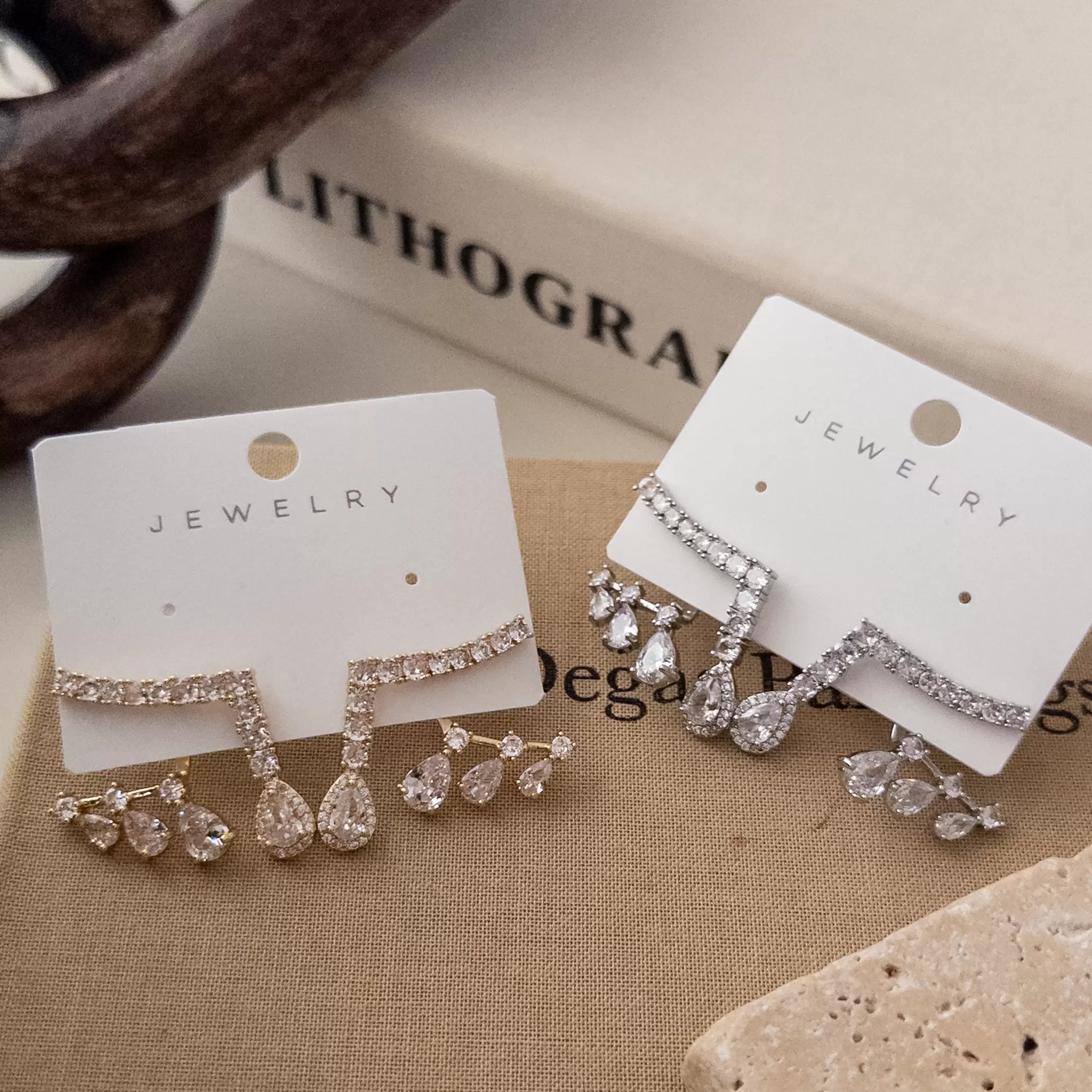 Zirkon Damla Taşlı Tasarım Hayalet Küpe